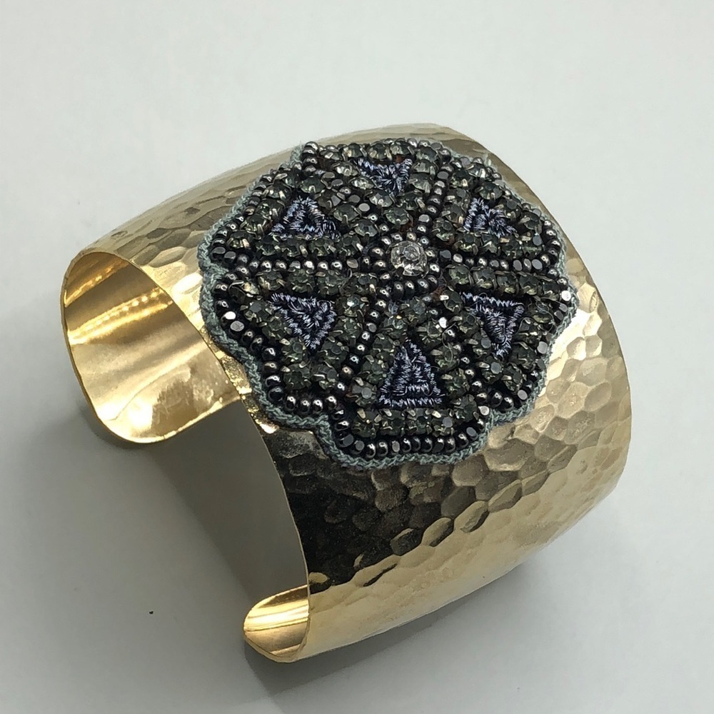A.V. MAX N.Y.C HAMMERED BRASS CUFF BRACELET FLORAL STATMENT